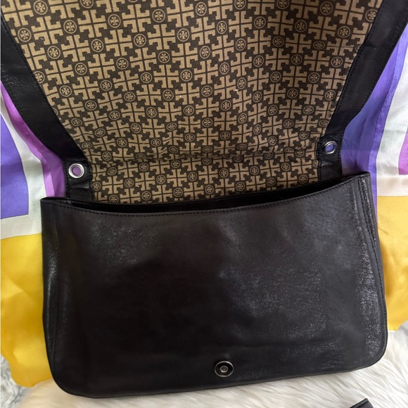Tory Burch Black Leather Shoulder Bag - Picture 7 of 11